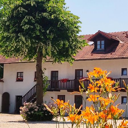 Pension Margaretenhof Bayerbach Eksteriør billede